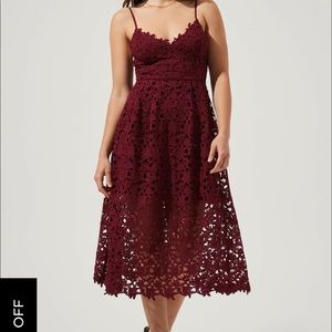 ASTR the label lace A line midi dress